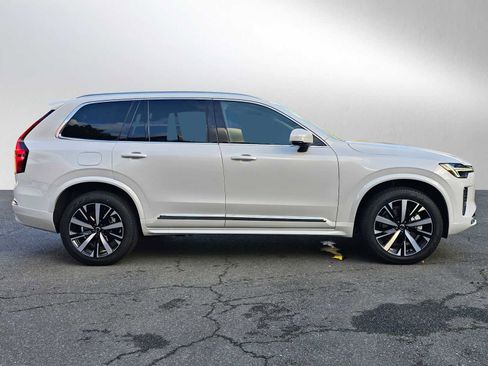 New 2026 Volvo XC90 B6 Core image 8