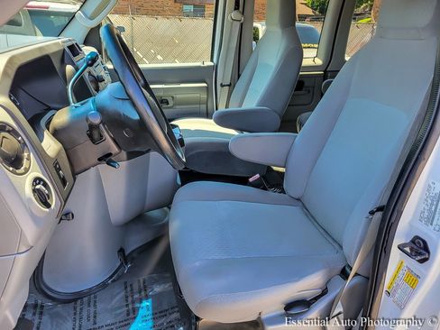 Used 2011 Ford E-350 and Econoline 350 XLT RWD image 8