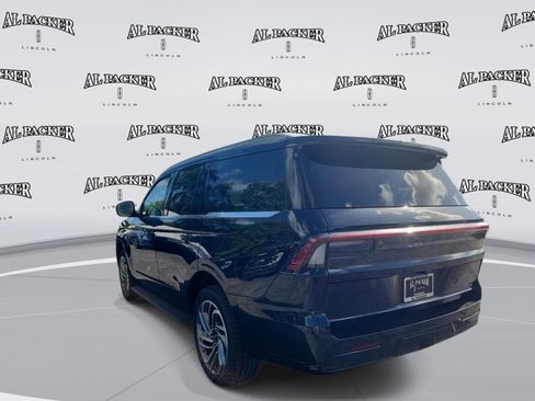 New 2026 Lincoln Navigator Premiere AWD/4WD image 3