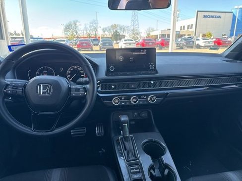 Used 2024 Honda Civic Sport image 6