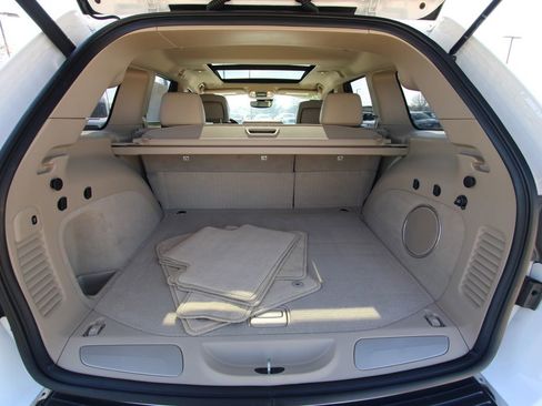 Used 2020 Jeep Grand Cherokee Overland image 15