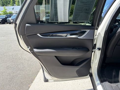 Used 2025 Cadillac XT5 Premium Luxury AWD/4WD image 37