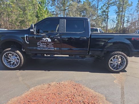 Used 2020 Ford F250 XL w/ STX Appearance Package image 3