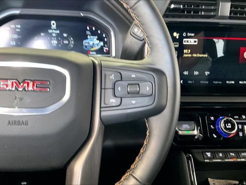 Used 2025 GMC Sierra 2500 AT4 w/ AT4 Premium Plus Package AWD/4WD image 9