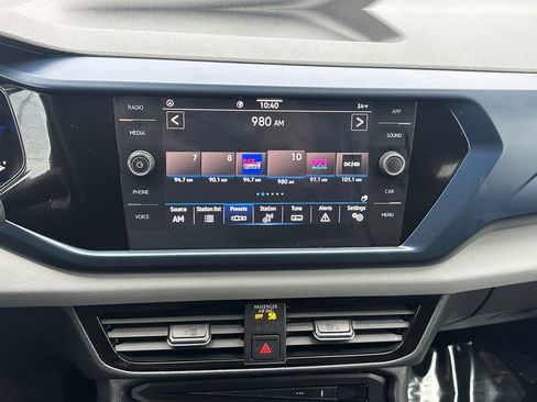 Used 2022 Volkswagen Taos SE image 15