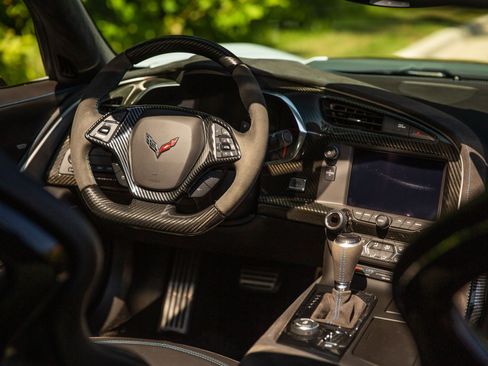 Used 2018 Chevrolet Corvette Z06 w/ Carbon 65 Edition RWD image 51