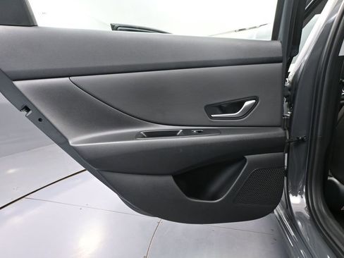 Used 2025 Hyundai Elantra SEL FWD image 37