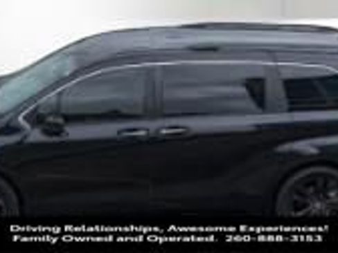Used 2023 Toyota Sienna XSE image 9