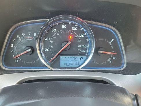 Used 2013 Toyota RAV4 Limited image 23