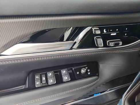 New 2026 Jeep Grand Wagoneer Summit AWD/4WD image 20