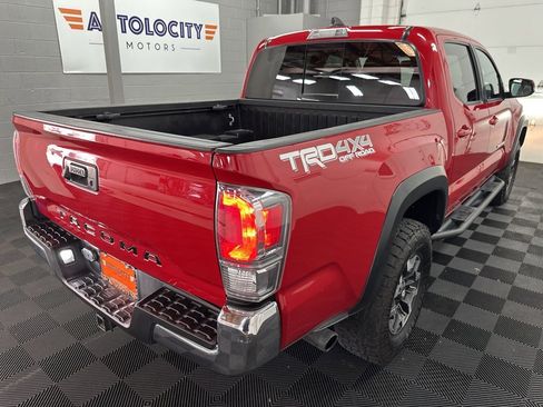 Used 2021 Toyota Tacoma TRD Off-Road image 9