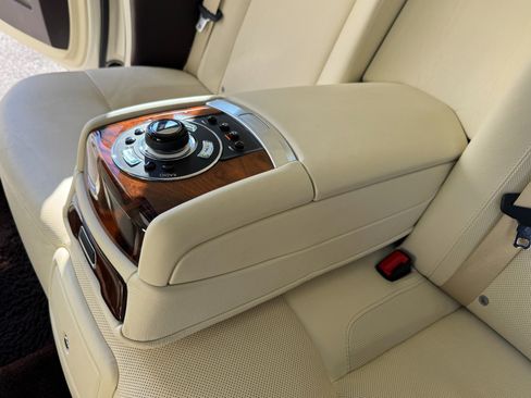 Used 2013 Rolls-Royce Ghost REAR THEATRE / MASSAGE SEATS / image 55