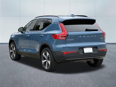 Used 2023 Volvo XC40 B5 Plus w/ Driver Assist Package AWD/4WD image 8