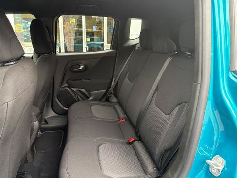 Certified 2021 Jeep Renegade Latitude AWD/4WD image 12