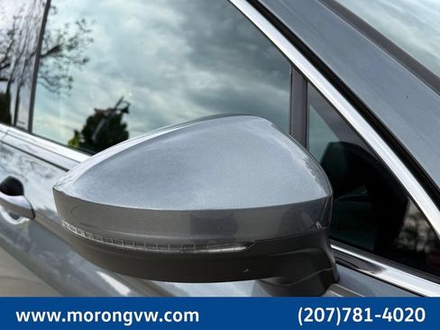 Used 2023 Volkswagen Tiguan SE w/ Panoramic Sunroof Package AWD/4WD image 9