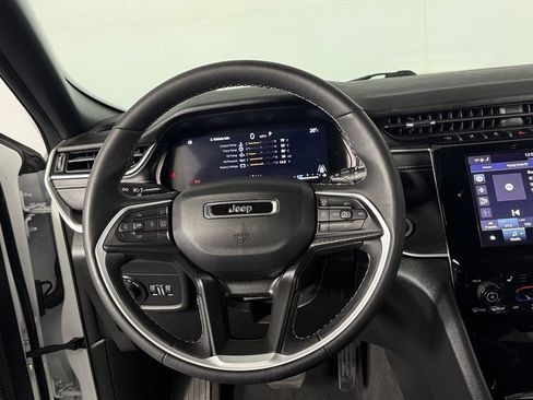 Certified 2023 Jeep Grand Cherokee L Laredo AWD/4WD image 14