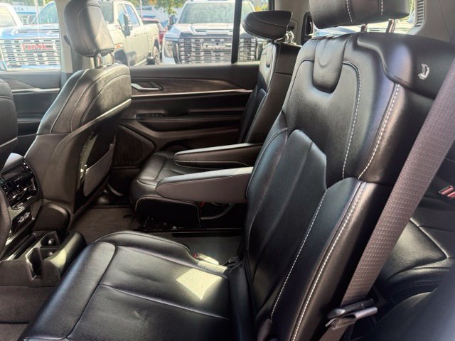 Used 2023 Jeep Grand Cherokee L Limited AWD/4WD image 20