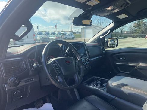 Used 2021 Nissan Titan PRO-4X w/ Pro-4x Convenience Package image 11