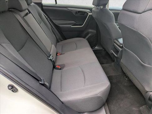 Used 2019 Toyota RAV4 LE image 18