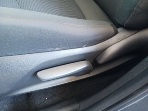 Used 2022 Toyota RAV4 LE FWD image 31