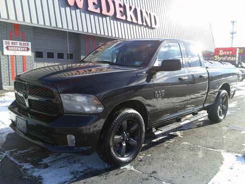 Used 2017 RAM 1500 Express w/ Black Ram 1500 Express Group image 11