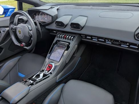 Used 2024 Lamborghini Huracan EVO image 21