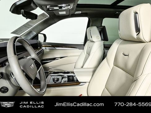 Certified 2025 Cadillac Escalade Sport Platinum w/ LPO, Floor Liner Package image 6