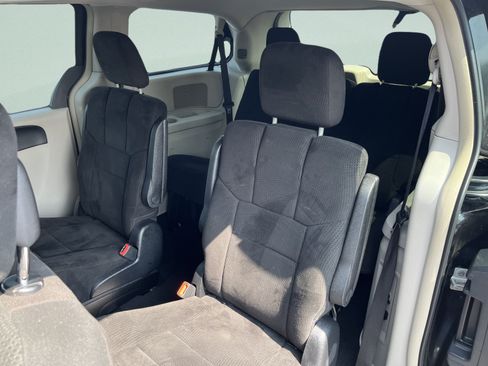 Used 2012 Dodge Grand Caravan Crew FWD image 13