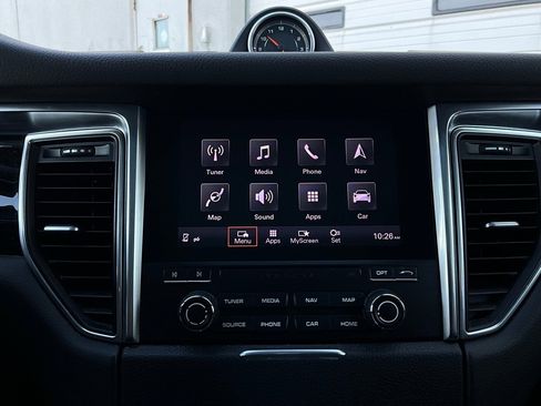 Used 2017 Porsche Macan S image 33