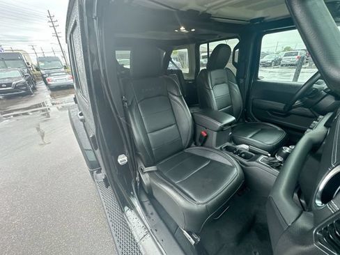 Used 2022 Jeep Wrangler Unlimited Sahara AWD/4WD image 26