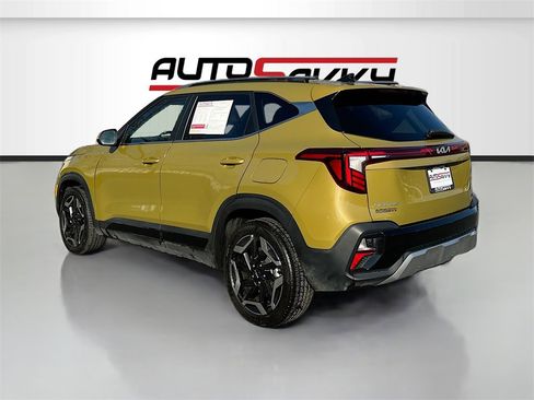 Used 2024 Kia Seltos SX w/ SX Sunroof Package image 5