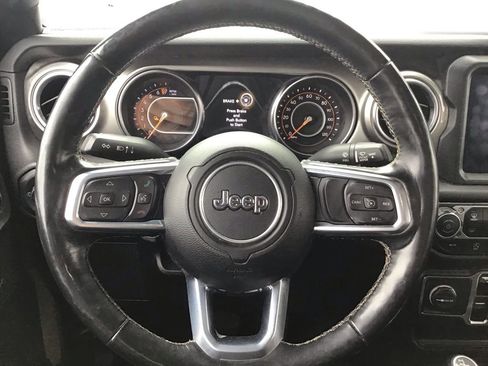 Used 2020 Jeep Gladiator Overland image 13