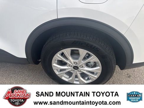 Used 2024 Ford Escape Active image 11