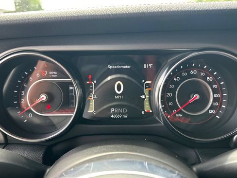 Used 2022 Jeep Gladiator Rubicon w/ Cold Weather Group AWD/4WD image 27