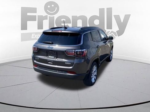 Used 2023 Jeep Compass Latitude AWD/4WD image 5