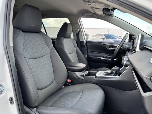 Used 2024 Toyota RAV4 XLE FWD image 25