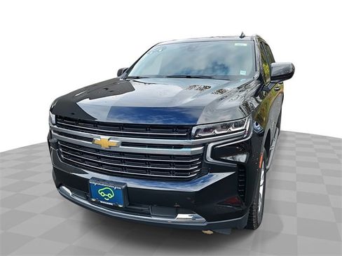 Used 2021 Chevrolet Suburban LT image 1