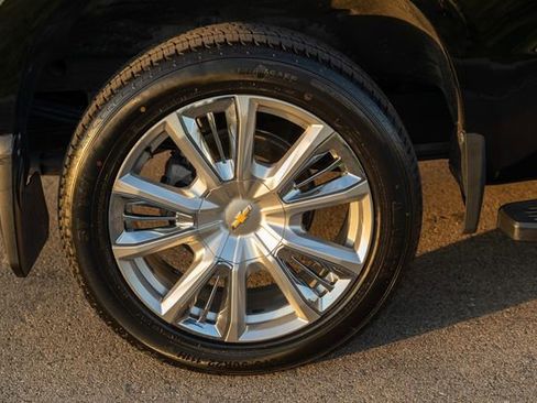 Used 2023 Chevrolet Silverado 1500 High Country AWD/4WD image 12