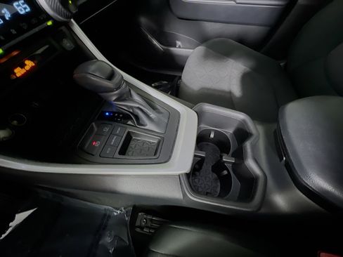 Used 2024 Toyota RAV4 XLE image 25