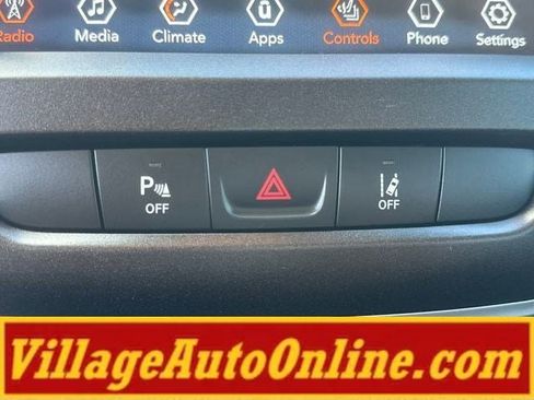 Used 2021 Jeep Cherokee Trailhawk w/ Trailer Tow Group AWD/4WD image 22