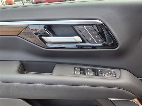 New 2026 Chevrolet Suburban High Country image 25