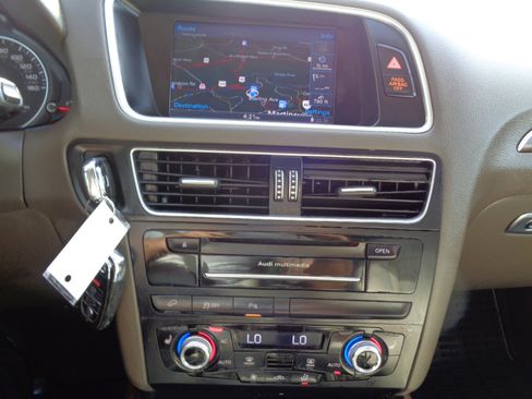 Used 2013 Audi Q5 2.0T Premium Plus w/ Premium Plus Pkg image 21