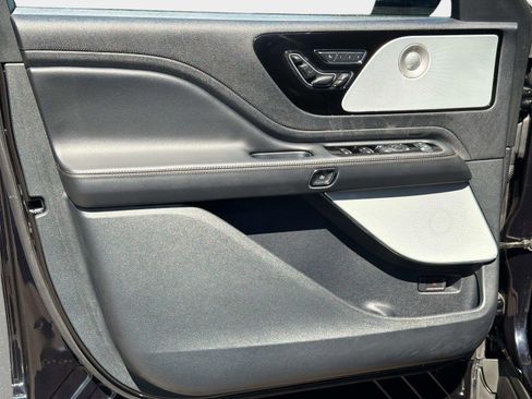 Used 2025 Lincoln Aviator Reserve w/ Equipment Group 201A AWD/4WD image 37