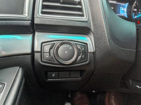 Used 2016 Ford Explorer Limited image 22