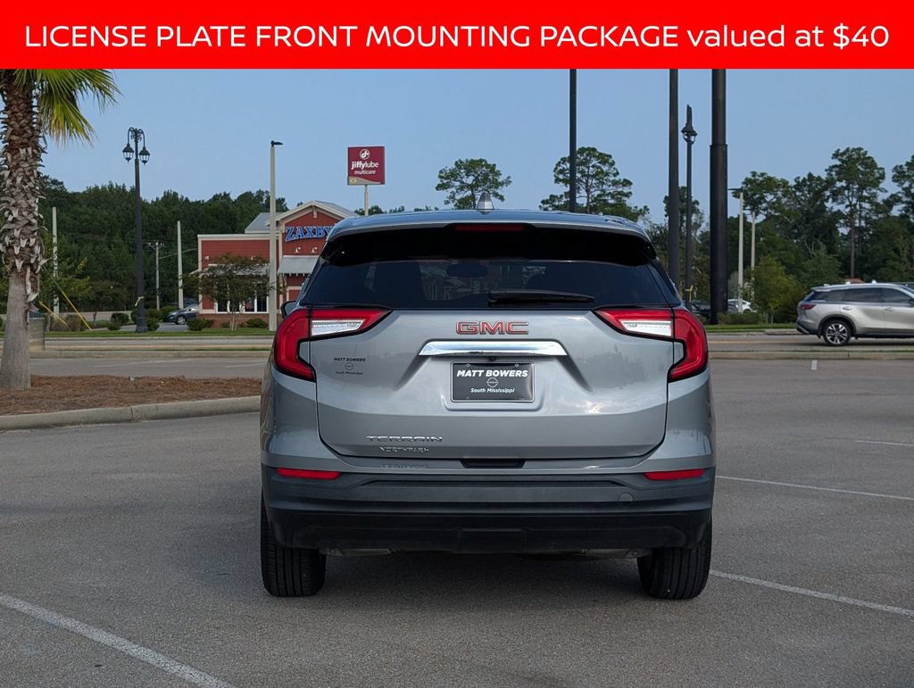 Used 2023 GMC Terrain SLE w/ LPO, Floor Liner Package FWD image 4