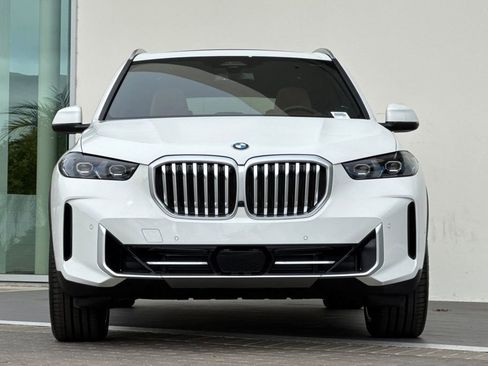 New 2026 BMW X5 sDrive40i w/ Climate Comfort Package image 8
