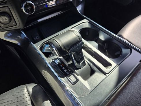 Used 2022 Ford F150 Lariat w/ Max Trailer Tow Package image 19