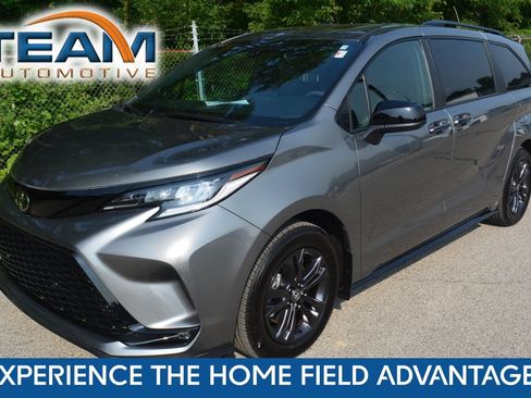 Used 2026 Toyota Sienna XSE AWD/4WD image 1