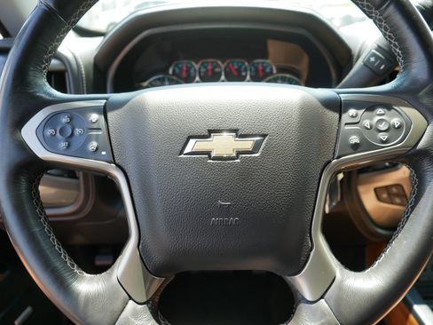 Used 2018 Chevrolet Silverado 1500 High Country AWD/4WD image 25