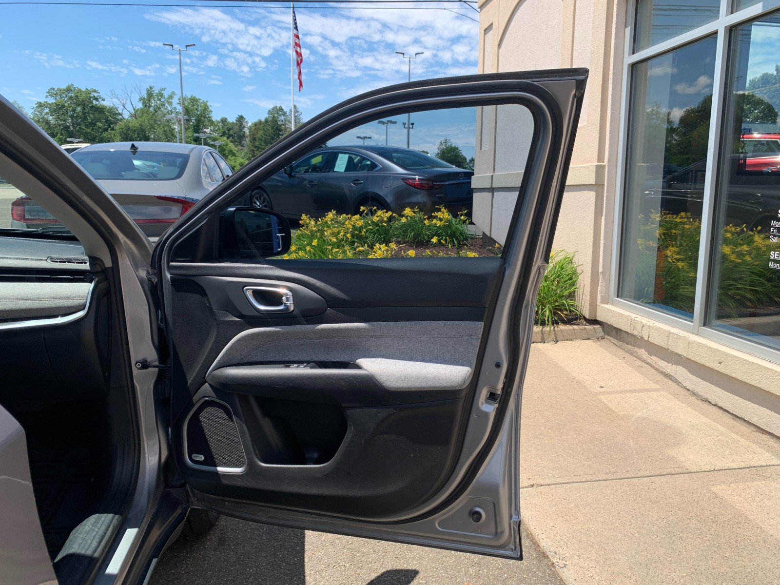Used 2022 Jeep Compass Latitude w/ Sun and Sound Group AWD/4WD image 42